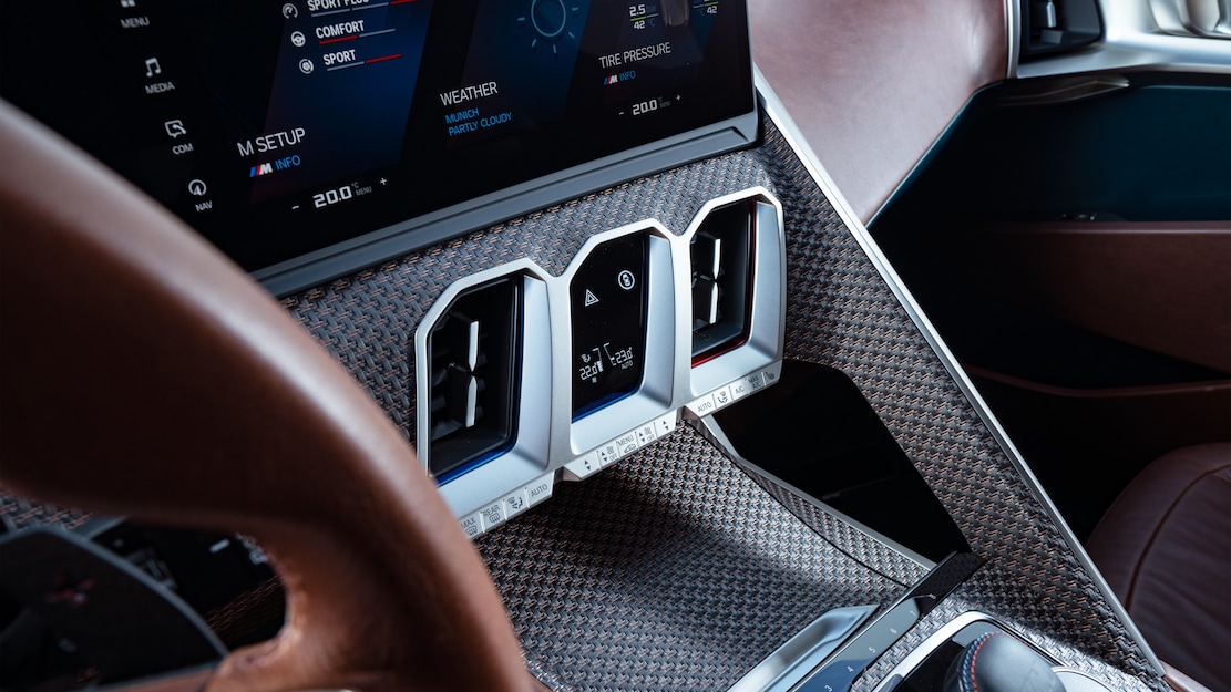 كشف الغطاء عن سيارة BMW XM الجديدة كليا
